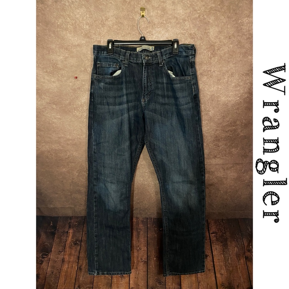 Wrangler~Flex relaxed straight~men’s size 36/32~EUC